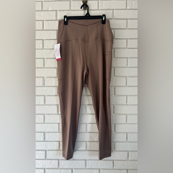 Over belly high rise performance pocket activity maternity leggings. Size XL - Picture 2 of 9